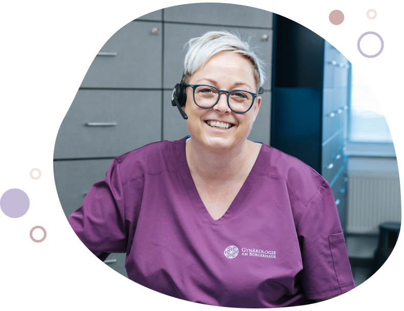 Frau mit Headset